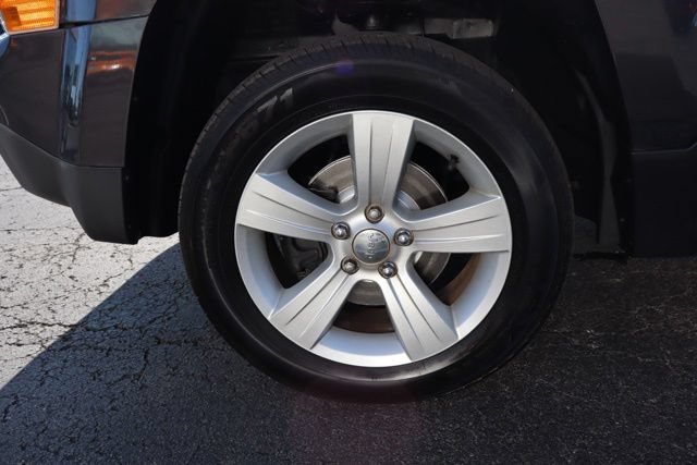 Used 2014 Jeep Patriot Latitude w/ Sun/Sound Group AWD/4WD image 37