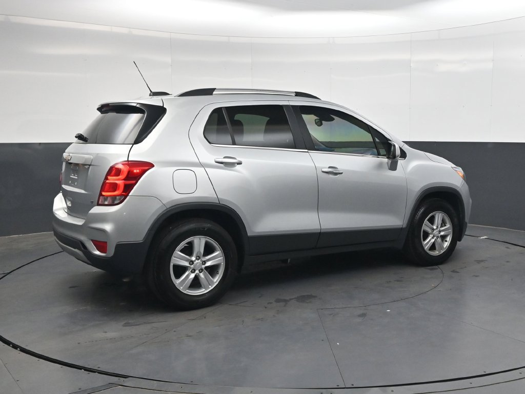 Used 2020 Chevrolet Trax LT w/ LT Convenience Package FWD image 4