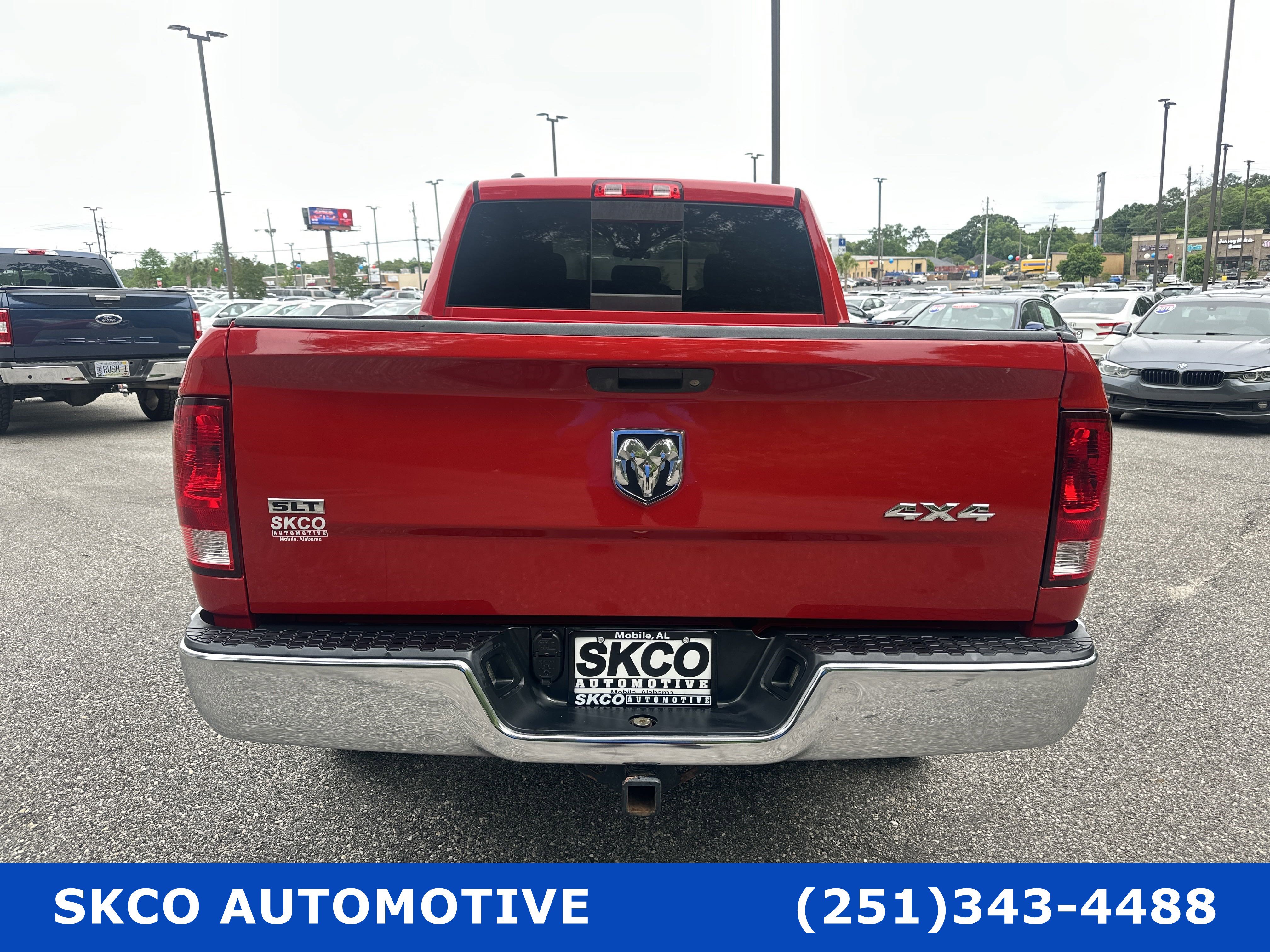 Used 2017 RAM 1500 Classic SLT image 4
