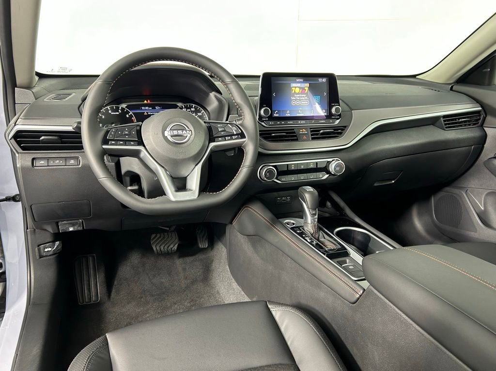 Used 2025 Nissan Altima 2.5 SR image 15