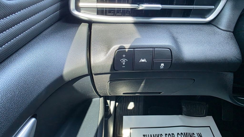 Used 2023 Hyundai Elantra Limited image 31