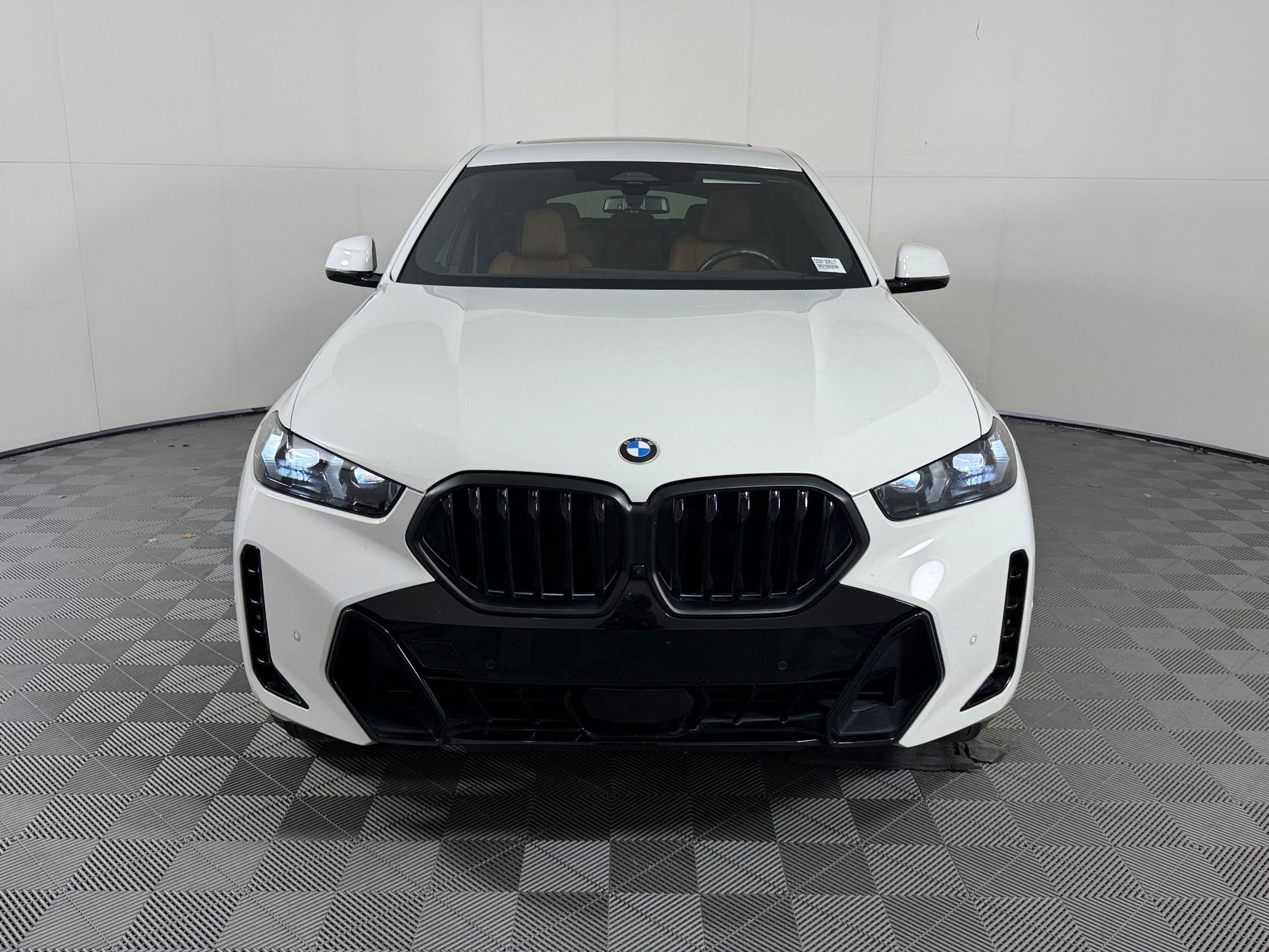 Certified 2025 BMW X6 xDrive40i w/ Premium Package AWD/4WD image 6