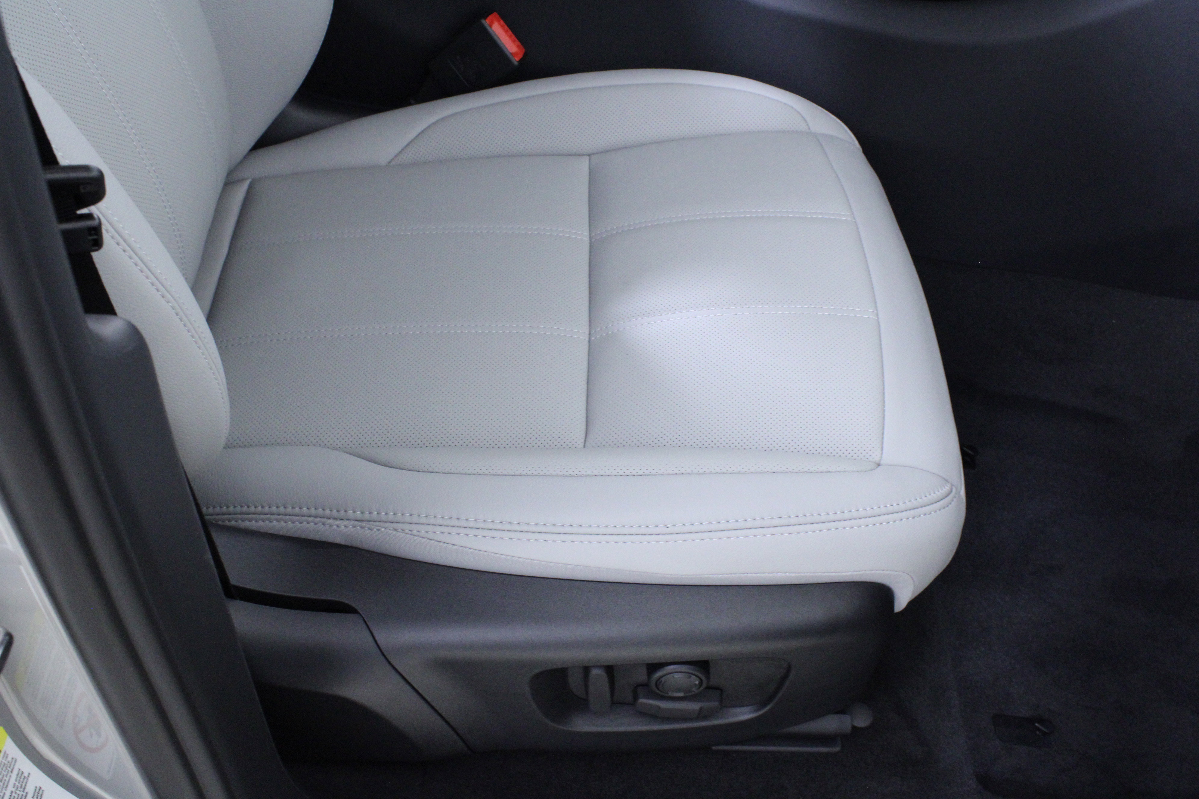 New 2026 Land Rover Range Rover Evoque S image 13