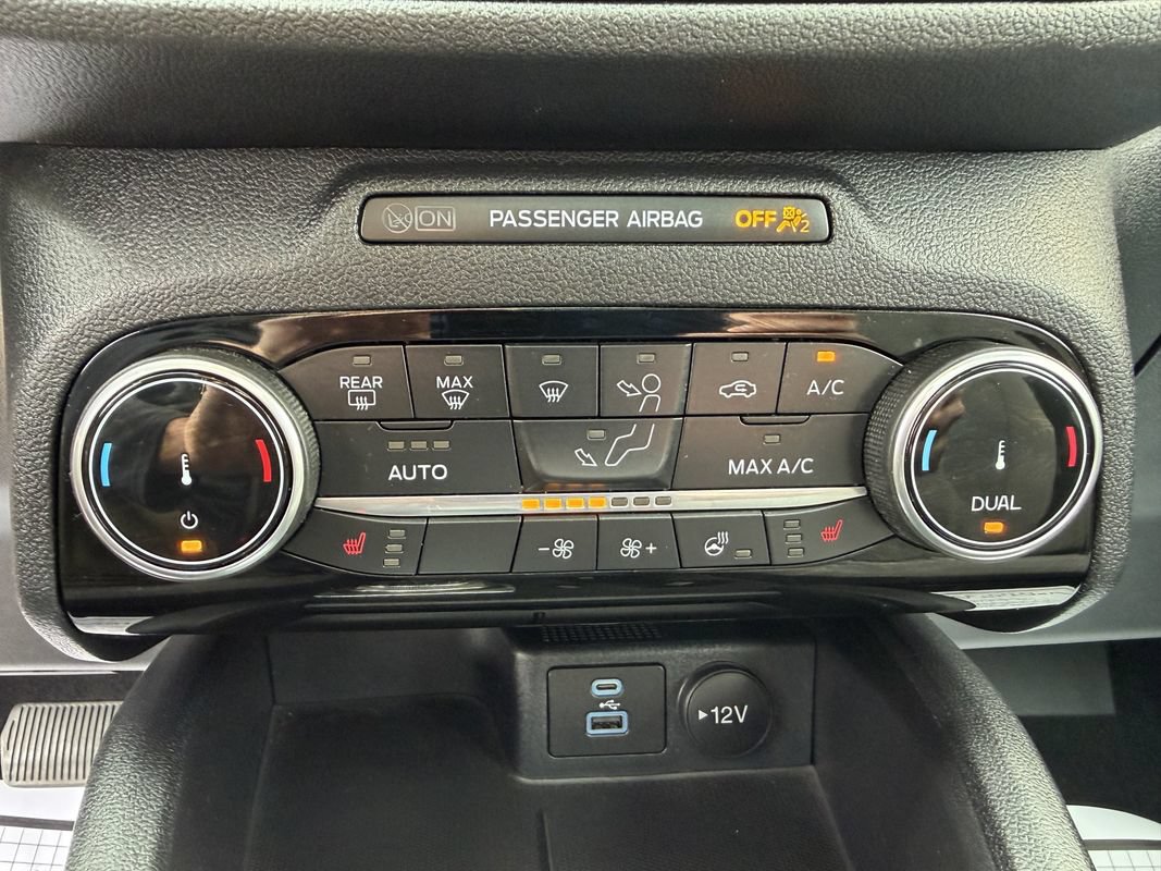 Used 2022 Ford Escape SE w/ SE Sport Appearance Package AWD/4WD image 25