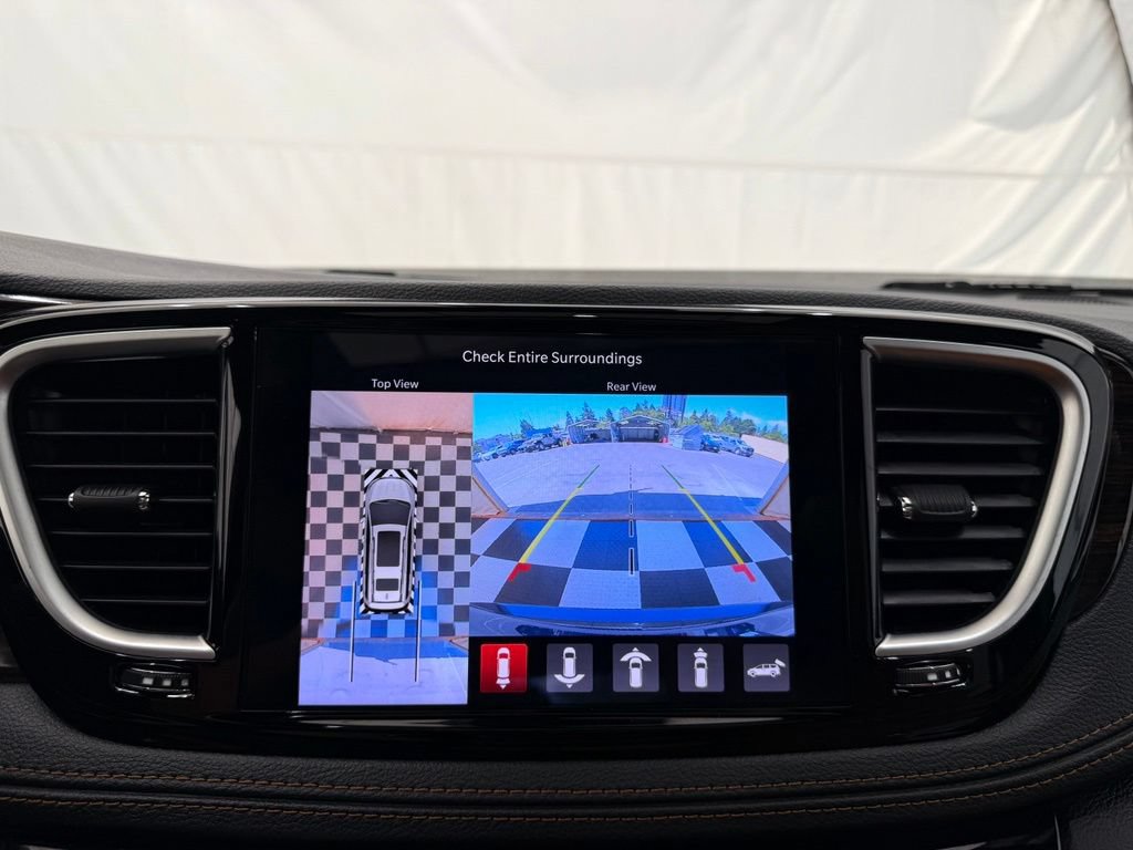 Used 2021 Chrysler Pacifica Pinnacle AWD/4WD image 43