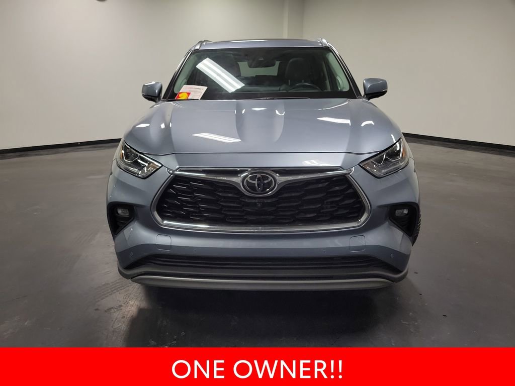 Used 2022 Toyota Highlander Platinum image 3