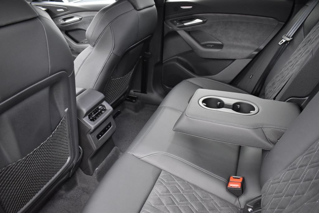 New 2027 Audi SQ6 e-tron Premium Plus AWD/4WD image 17
