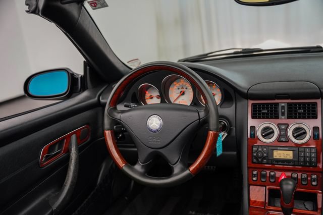 Used 2003 Mercedes-Benz SLK 320 image 4