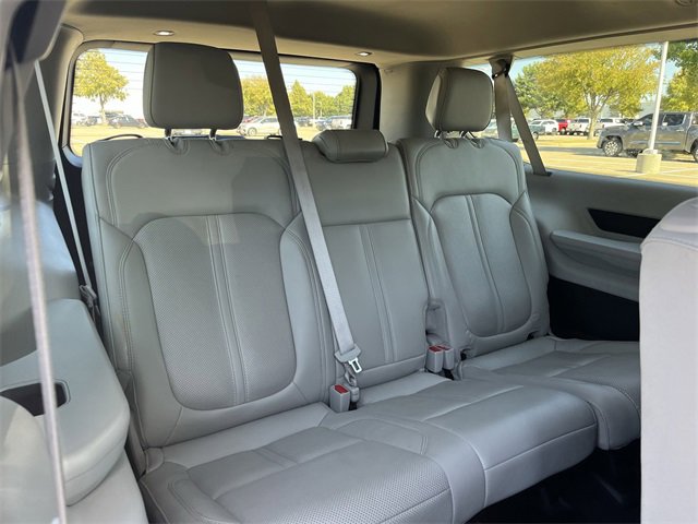 Used 2024 Jeep Wagoneer L Series II image 32