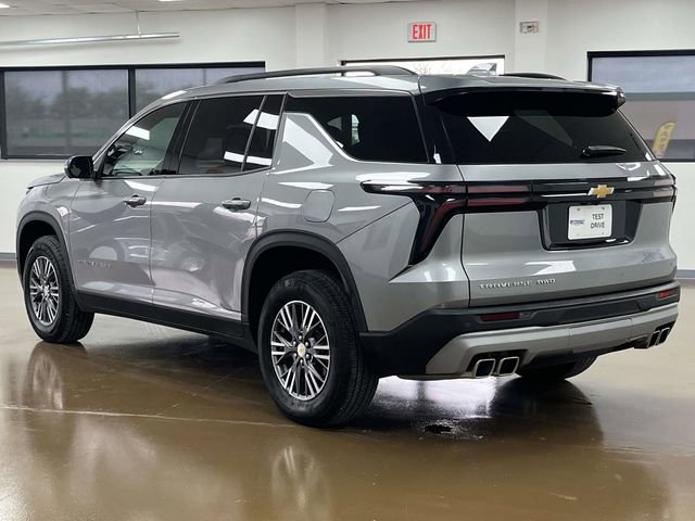 Used 2024 Chevrolet Traverse LT image 8
