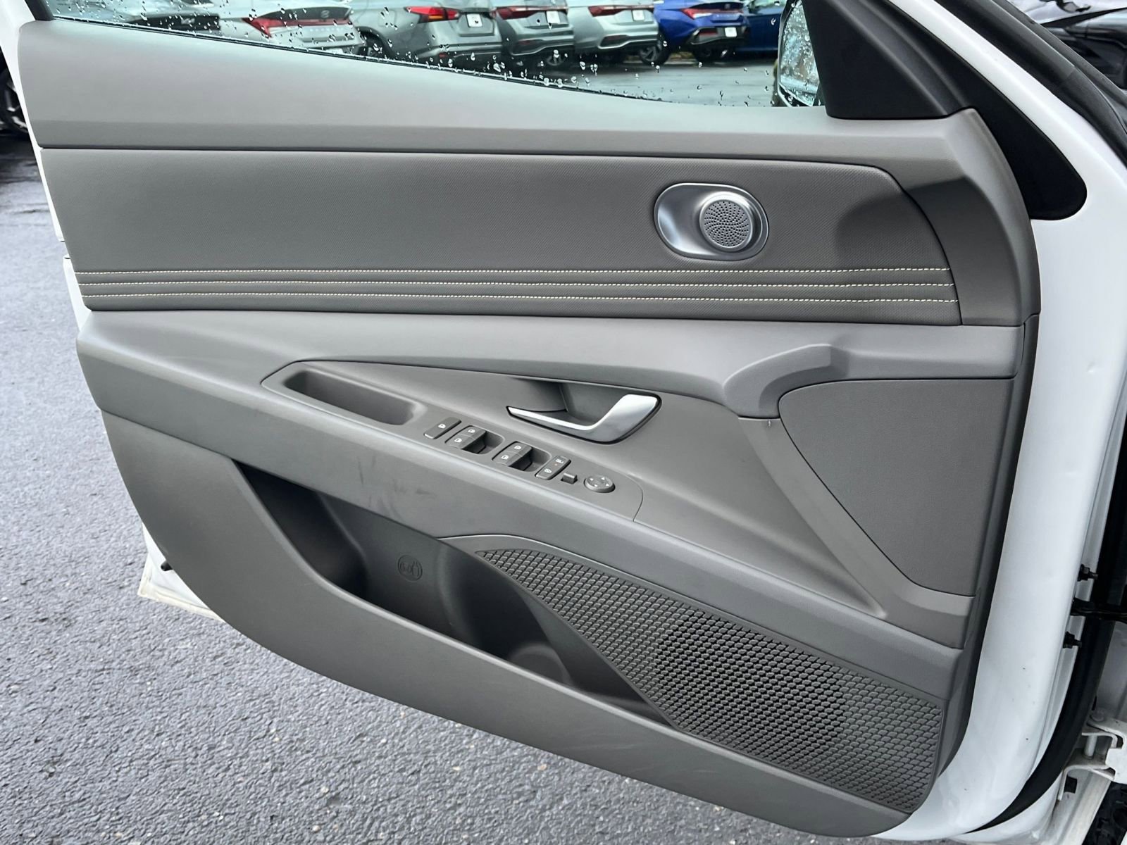 Used 2025 Hyundai Elantra SEL image 18