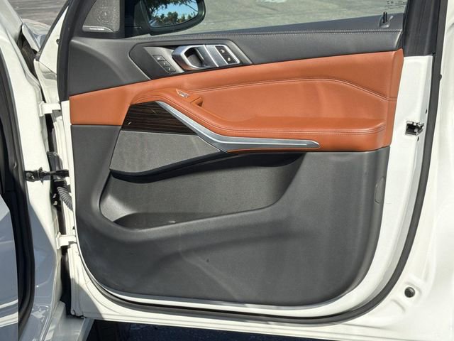 Used 2023 BMW X7 xDrive40i image 33