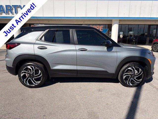 Used 2025 Chevrolet TrailBlazer RS w/ Driver Confidence Package FWD image 2