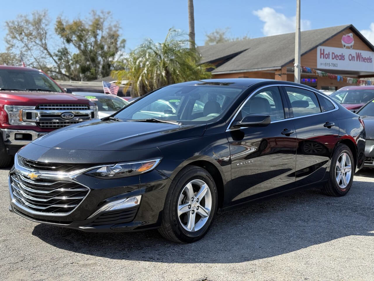 Used 2022 Chevrolet Malibu LS w/ Driver Confidence Package II image 2