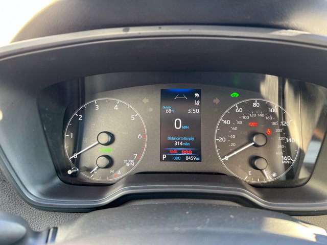Used 2025 Toyota Corolla LE AWD/4WD image 13