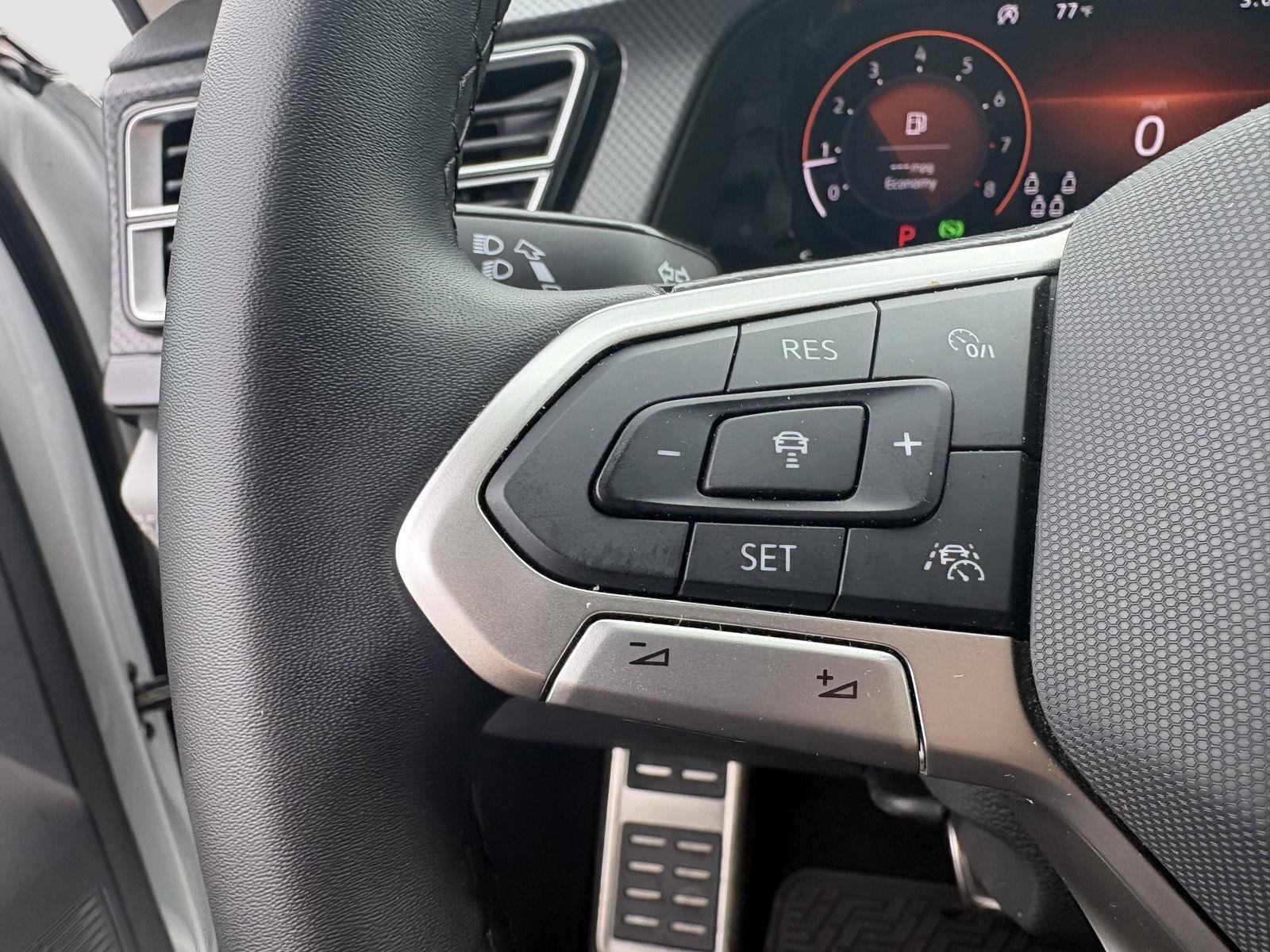 Used 2024 Volkswagen Atlas Peak Edition SE AWD/4WD image 38