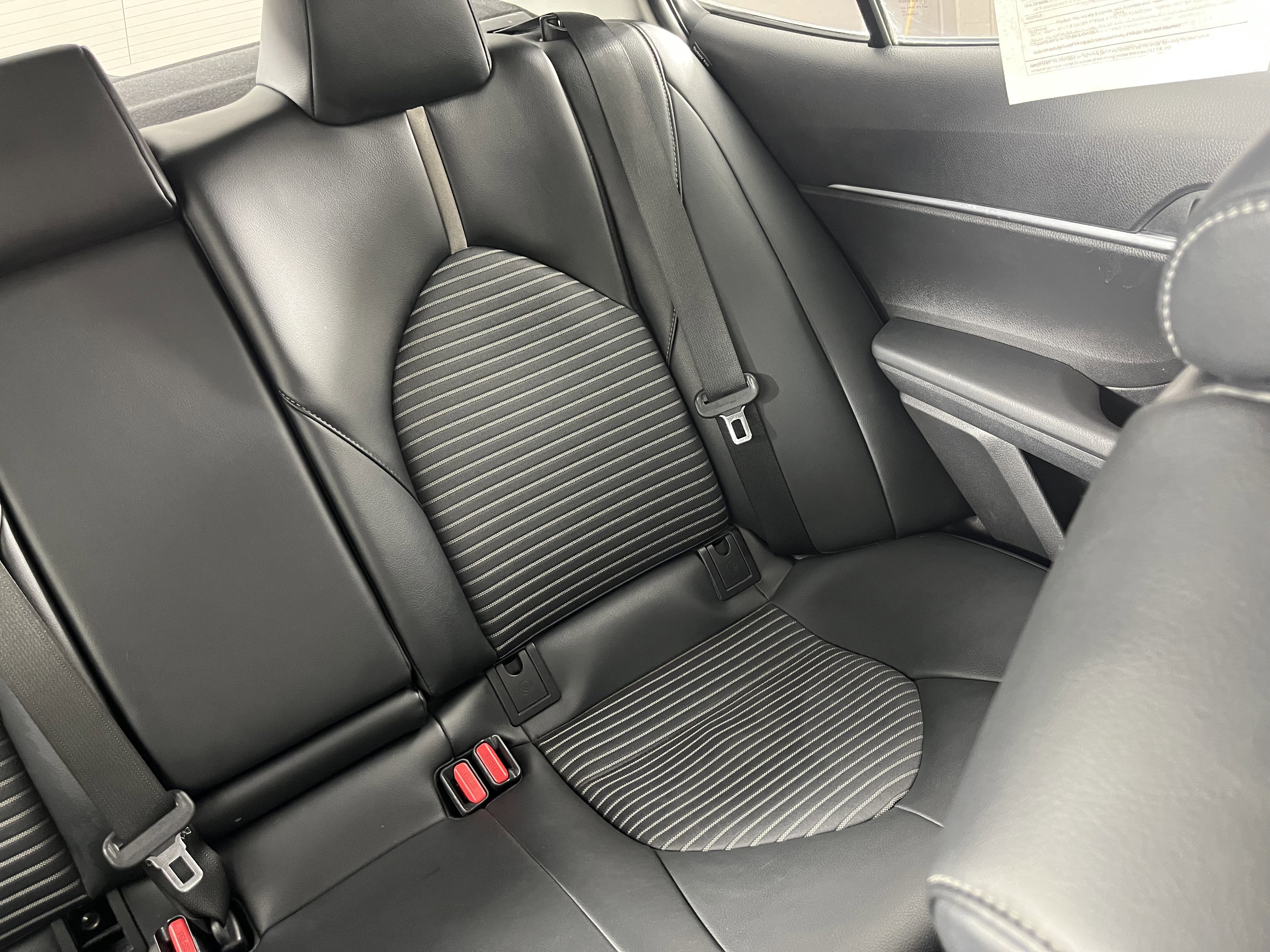 Used 2021 Toyota Camry SE image 23