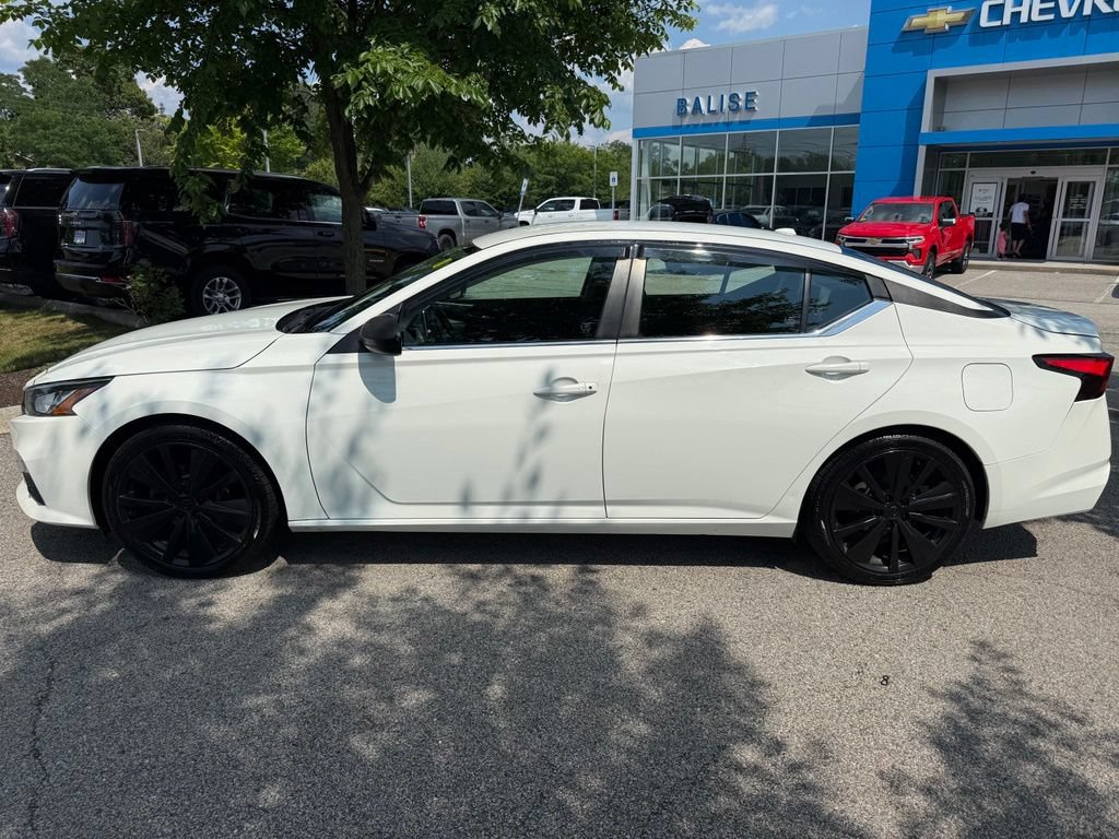 Used 2019 Nissan Altima 2.5 SR FWD image 2