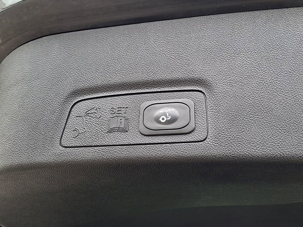 Used 2017 Lincoln MKC Select w/ Select Plus Package image 30