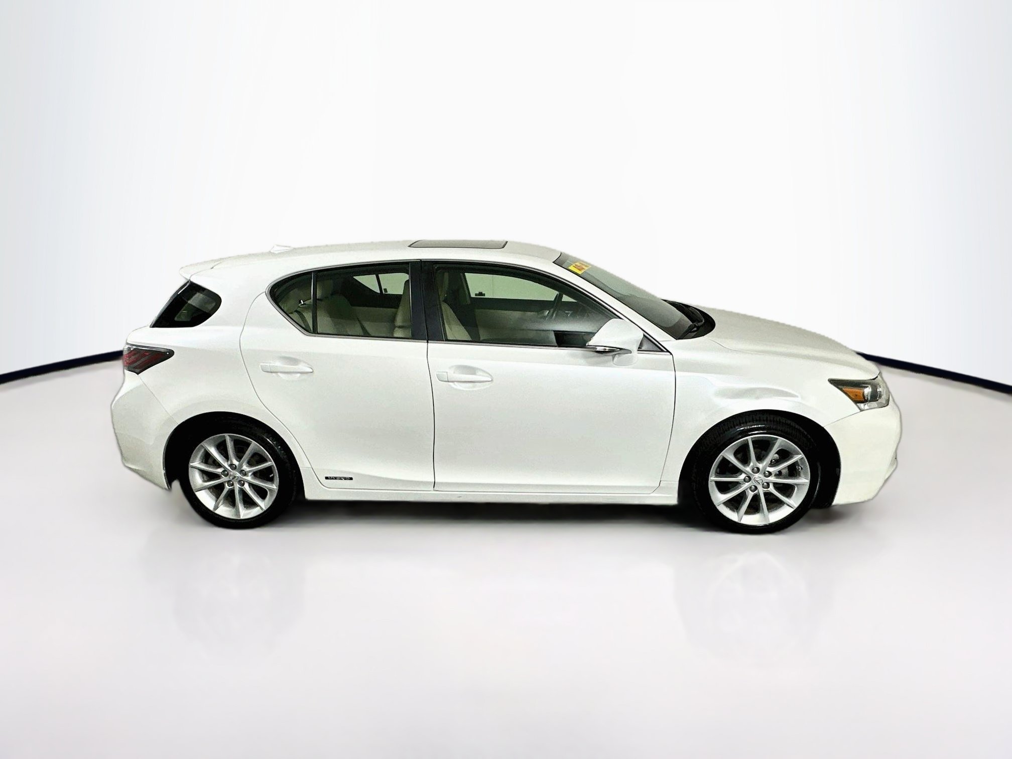 Used 2013 Lexus CT 200h w/ Premium Pkg w/Navigation FWD image 10