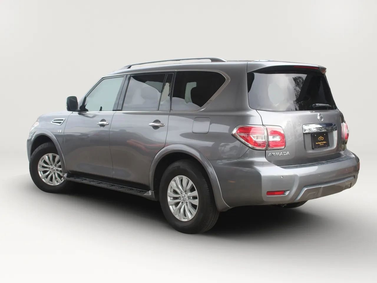 Used 2019 Nissan Armada SV image 3