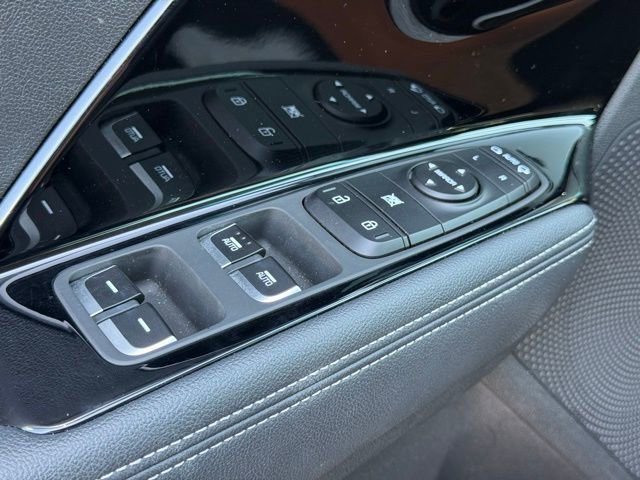 Used 2022 Kia Niro EX Premium image 25