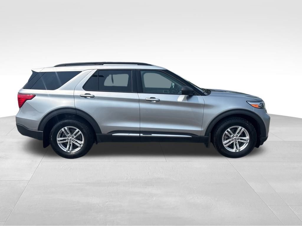 Used 2023 Ford Explorer XLT w/ Class IV Trailer Tow Package image 8