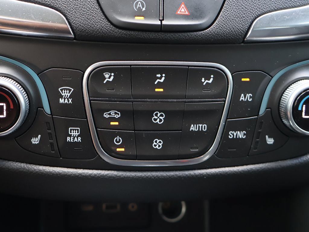 Used 2024 Chevrolet Equinox LT FWD image 45