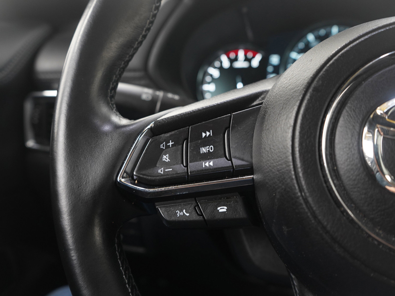 Used 2022 MAZDA CX-5 Signature image 25