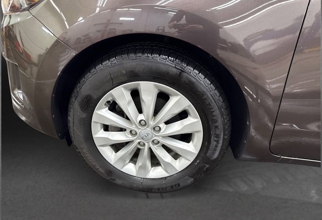 Used 2018 Kia Sedona EX image 12