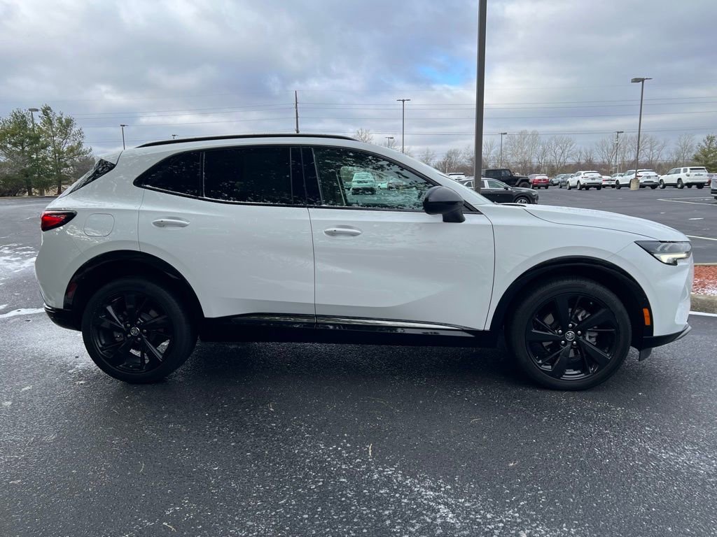 Used 2022 Buick Envision Essence w/ Sport Touring Package image 5