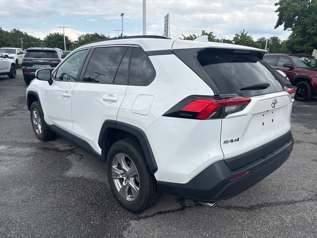 Used 2023 Toyota RAV4 XLE AWD/4WD image 4