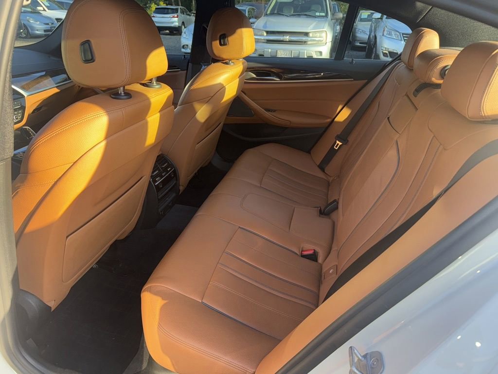 Used 2017 BMW 540i xDrive image 32