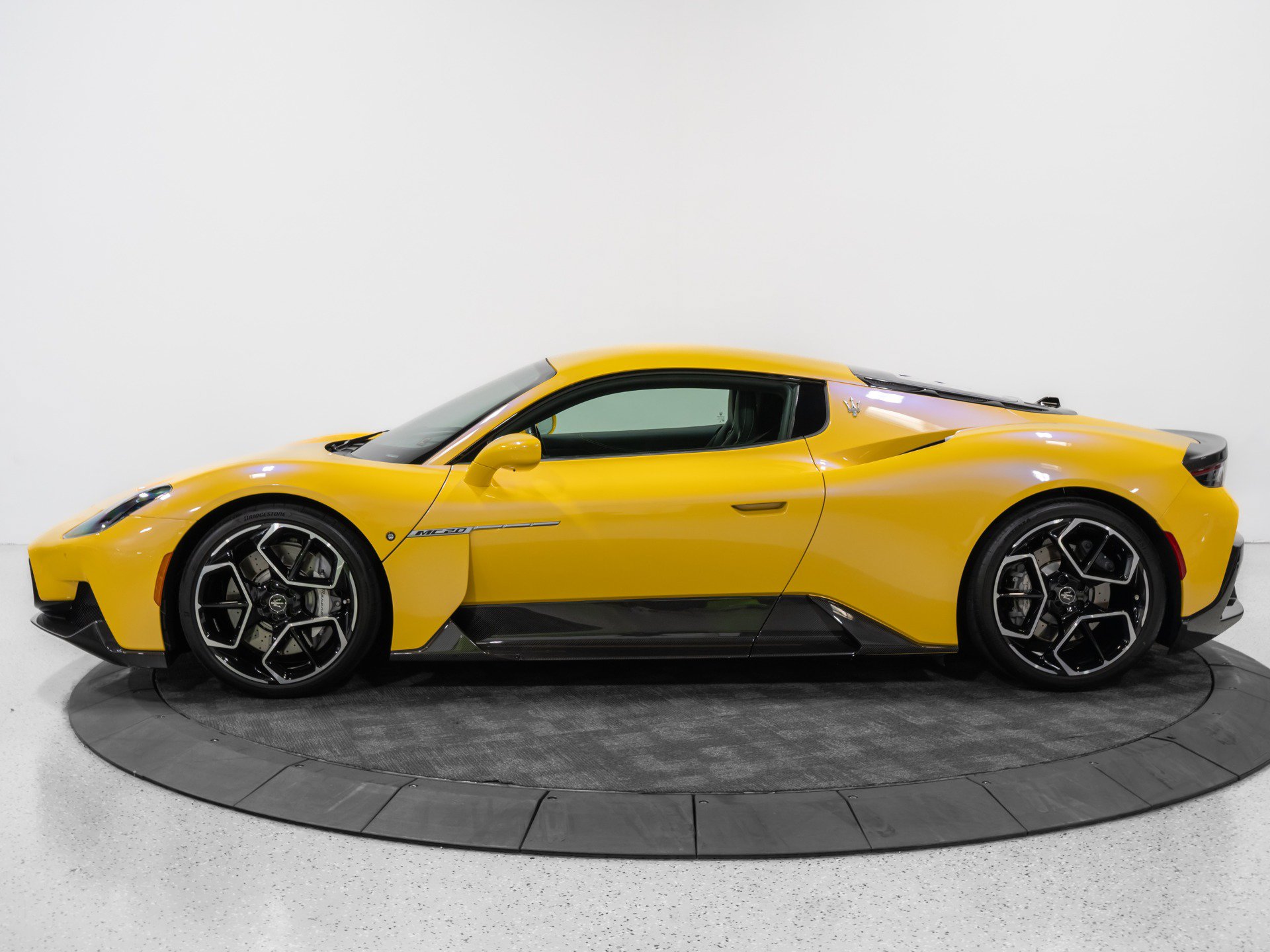 Used 2022 Maserati MC20 Coupe RWD image 4