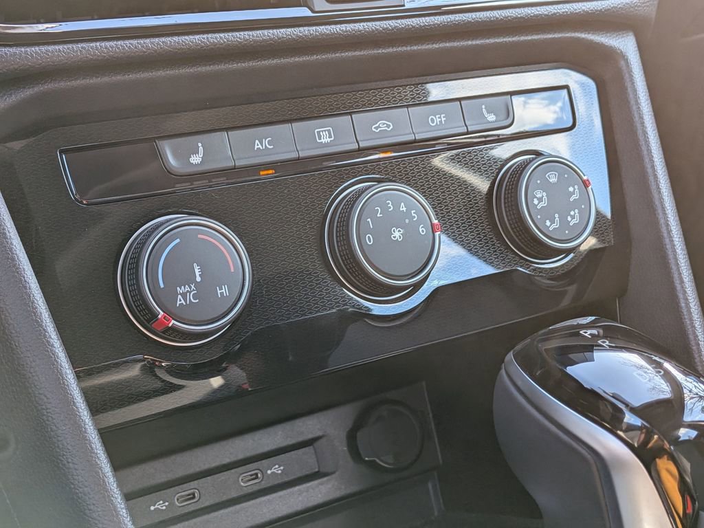 Used 2025 Volkswagen Taos S image 21