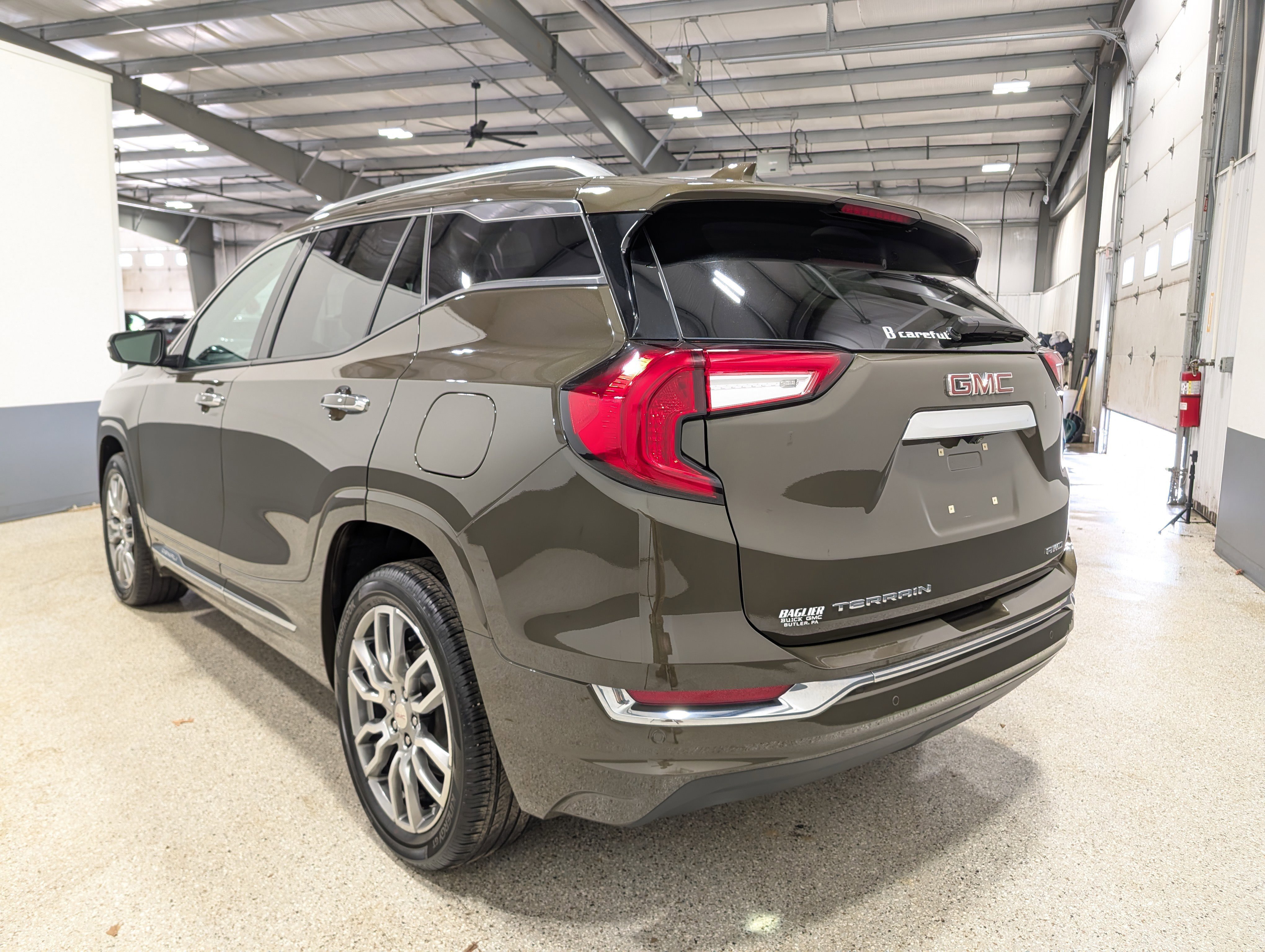 Used 2023 GMC Terrain Denali w/ Denali Premium Package image 5