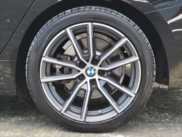 Used 2020 BMW 330i Sedan w/ Driving Assistance Package RWD image 7