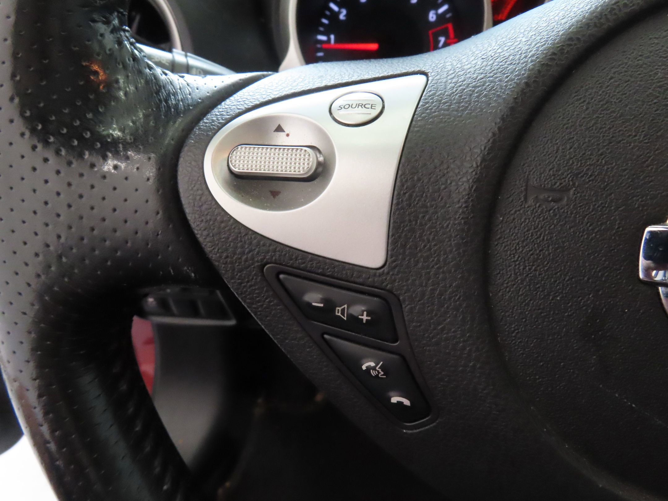 Used 2013 Nissan Juke SL FWD image 13