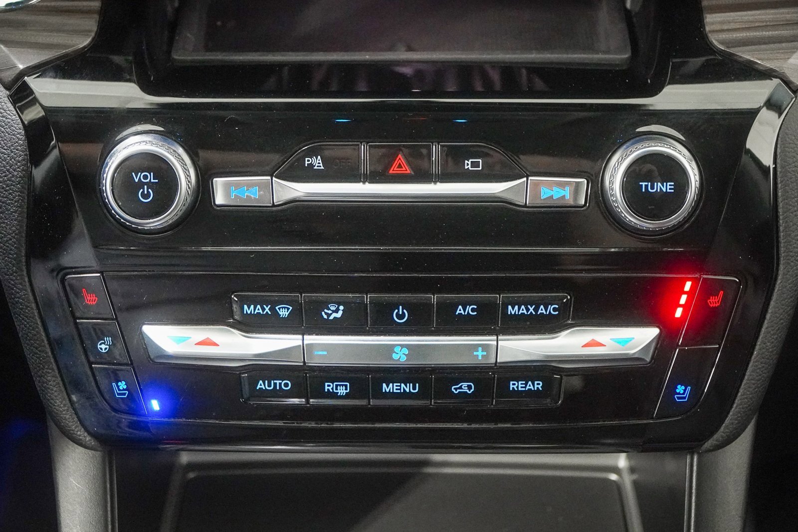 Used 2022 Ford Explorer Limited w/ Equipment Group 301A image 39