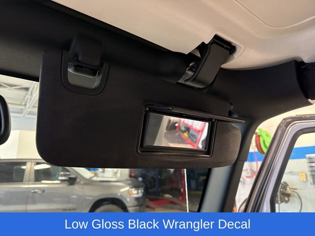 Used 2017 Jeep Wrangler Unlimited Sahara image 23