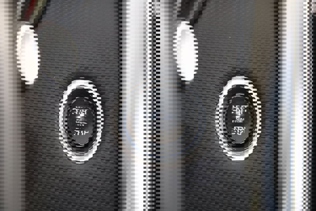 Used 2023 Land Rover Discovery S R-Dynamic image 32