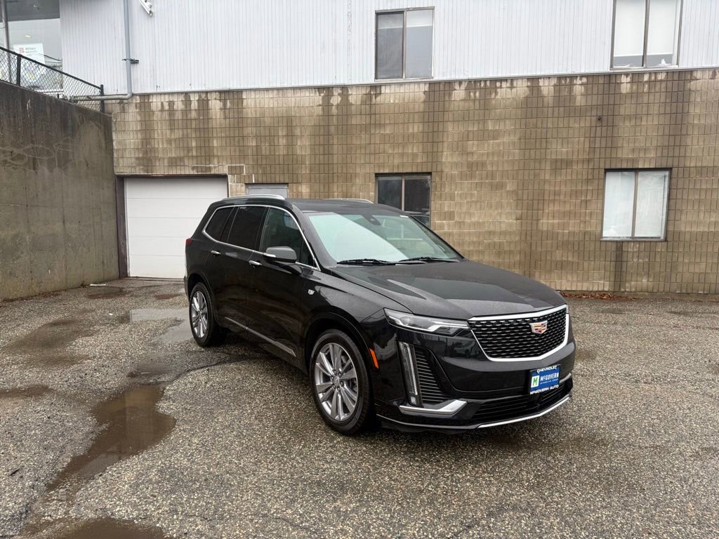 Used 2024 Cadillac XT6 Premium Luxury w/ Technology Package image 8