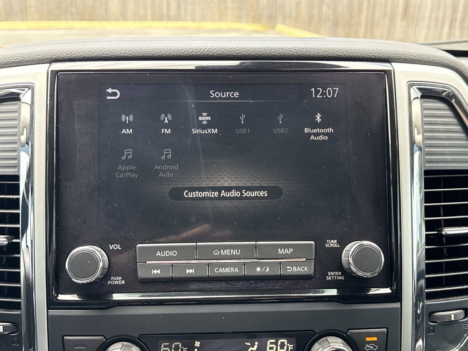 Used 2020 Nissan Titan SV w/ SV Convenience Package image 24