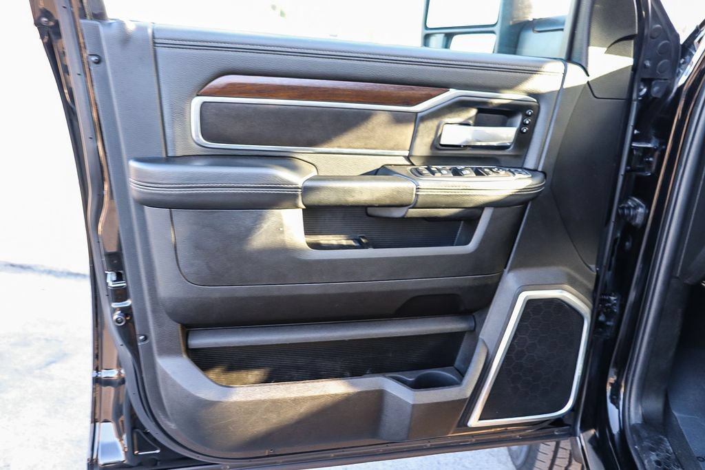 Used 2024 RAM 2500 Laramie AWD/4WD image 22