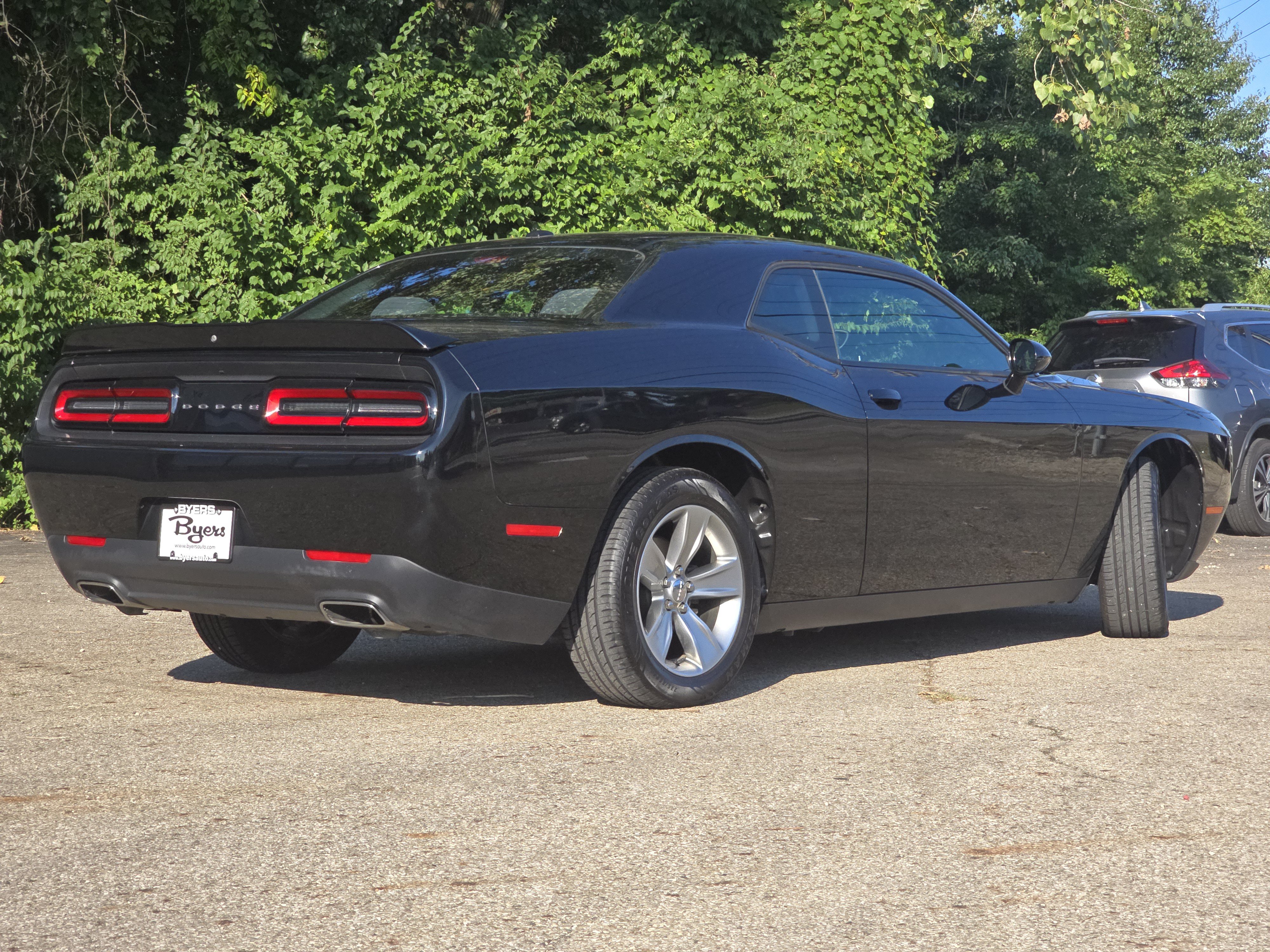 Used 2019 Dodge Challenger SXT RWD image 7