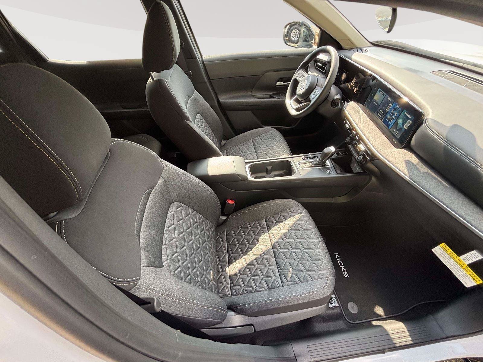 New 2026 Nissan Kicks SV w/ SV Premium Package AWD/4WD image 30