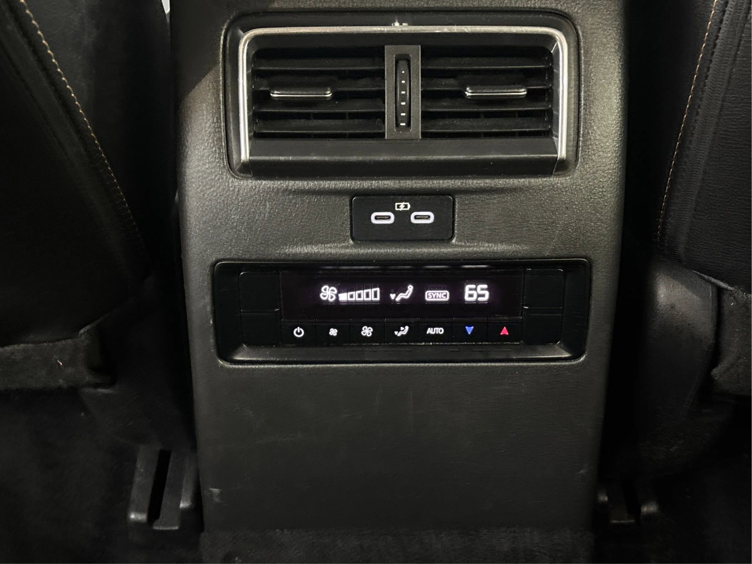 Used 2024 MAZDA CX-90 Plug-In Hybrid w/ Premium Pkg image 29