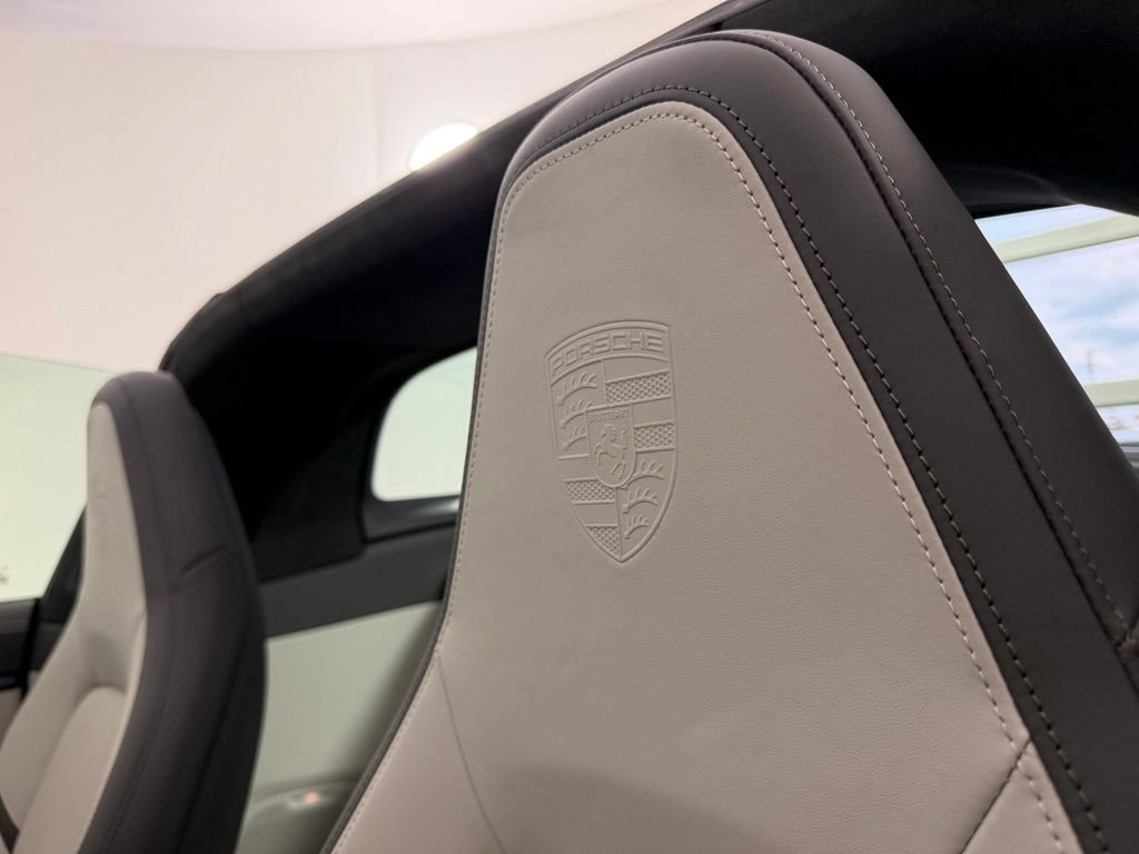 Certified 2026 Porsche 911 Targa 4 GTS AWD/4WD image 24