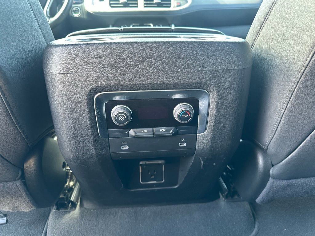 Used 2024 Chevrolet Tahoe LT RWD image 18