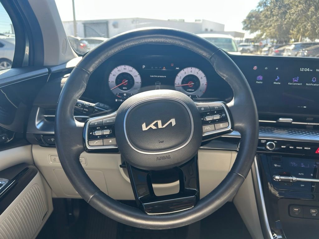 Used 2023 Kia Carnival SX Prestige image 19